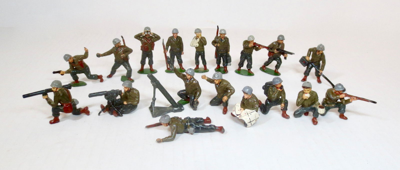 Timpo U.S. Army Assortment: Circa 1945 to 1950's. 19 pieces. Excellent to very good condition. Unboxed.