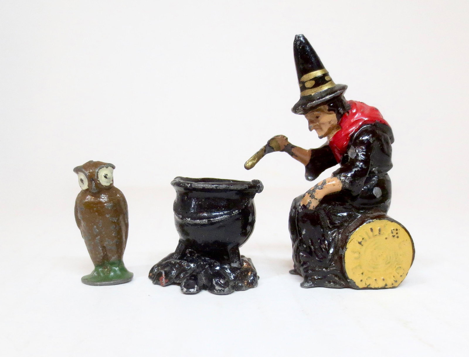 Johillco RARE Halloween Witch: Hard to find set complete with Witch, Cauldron and Fire, and bonus Owl. 4 pieces. Excellent condition. Unboxed.
