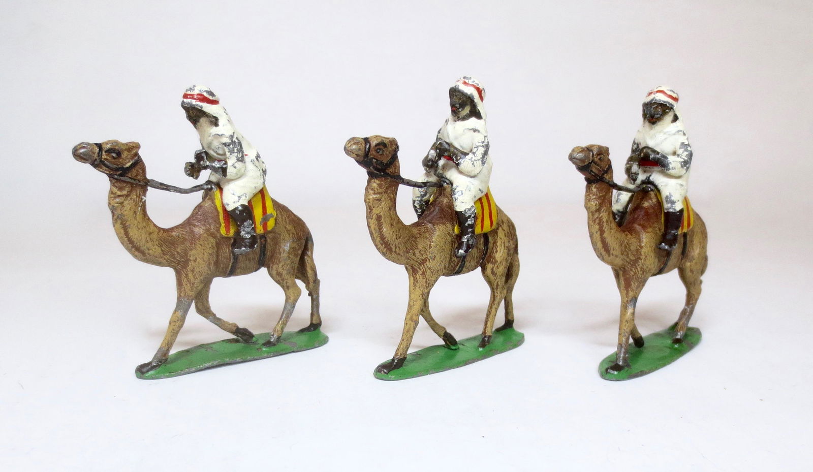 Heyde Arabs of the Desert: 3 pieces. Good condition. Unboxed.