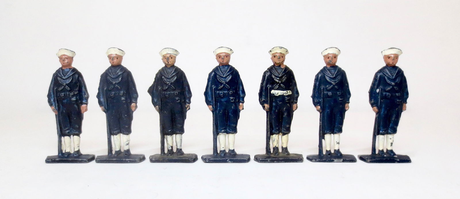 Lincoln Logs American Navy Set: 7 pieces. Excellent condition. Unboxed.