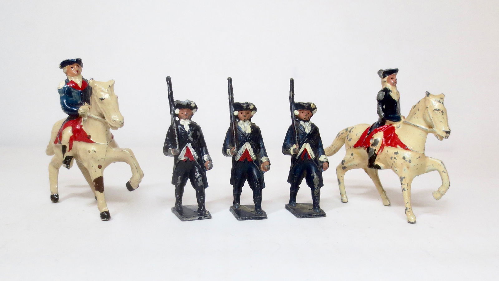 Lincoln Logs Washington & American Infantry: American troops from Fort Ticonderoga and two mounted George Washingtons. 5 pieces. Excellent to very good condition. Unboxed.