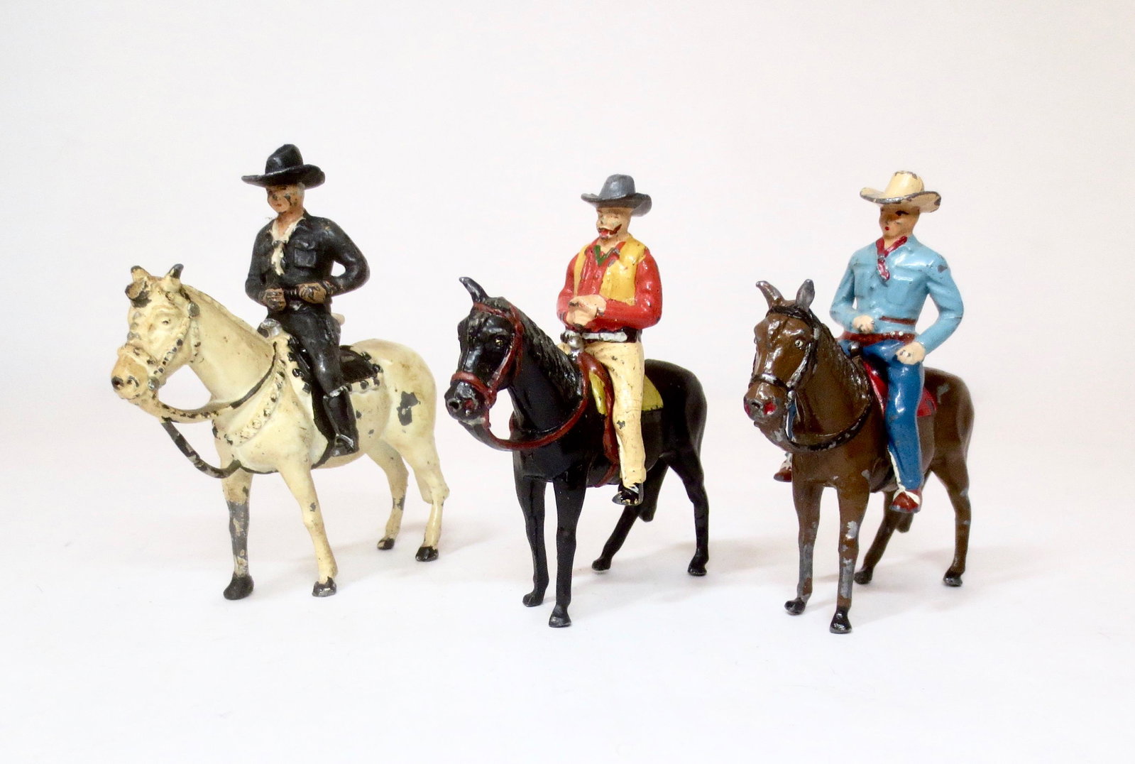 Timpo Mounted Hopalong Cassidy Set: Hoppy, California and Lucky mounted on their trusty steeds. 3 pieces. Excellent to very good condition (California's horse missing one ear). Unboxed.