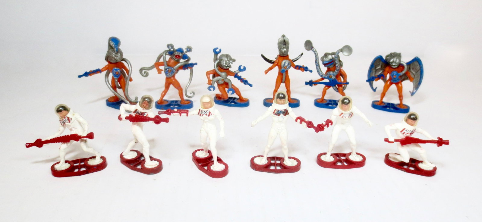 Britains Plastic Space Figures: Starguards and Alien Sets. 12 pieces. Excellent condition. Unboxed.
