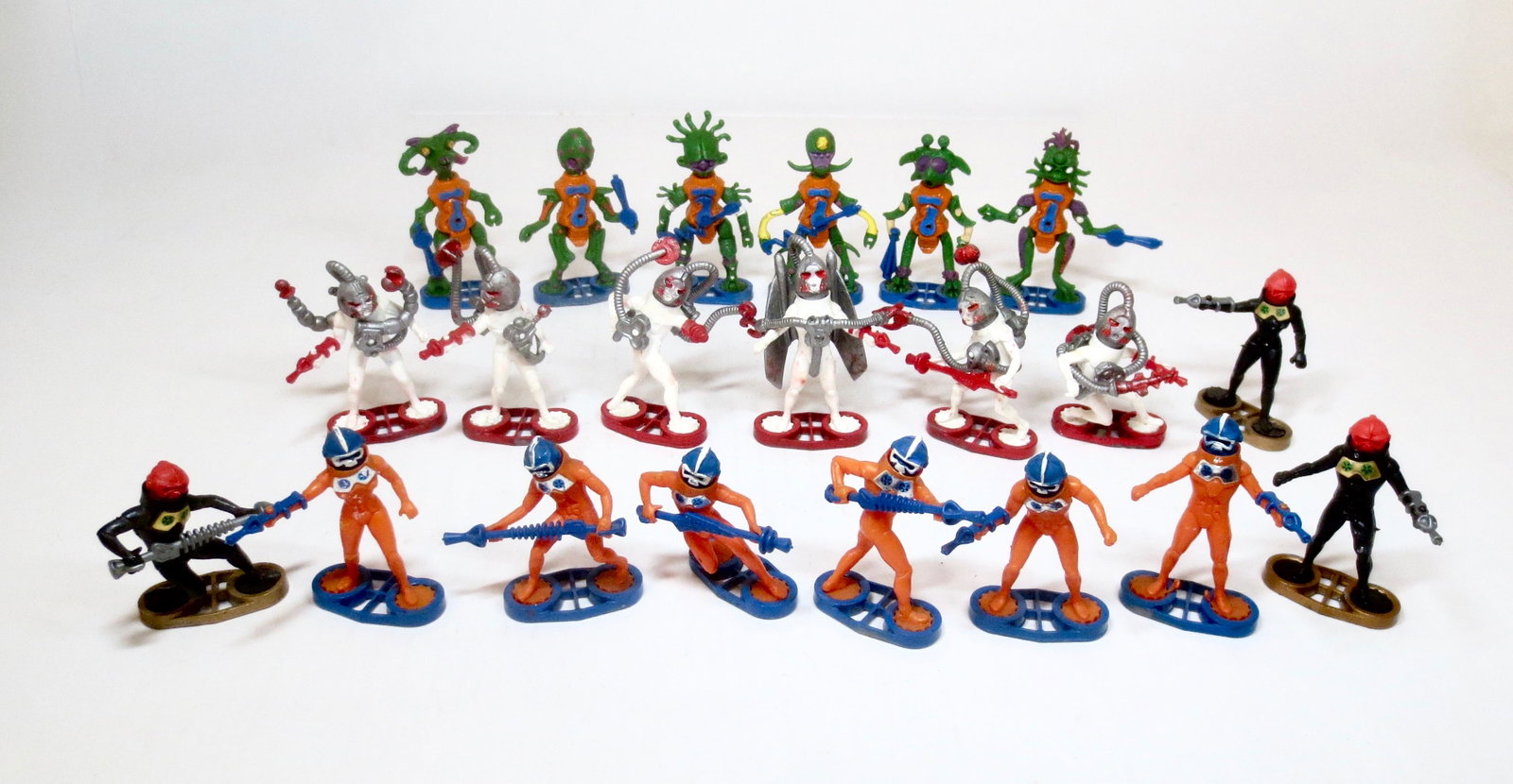 Britains Plastic Space Figures: Starguards and Alien Sets. 21 pieces. Excellent condition. Unboxed.