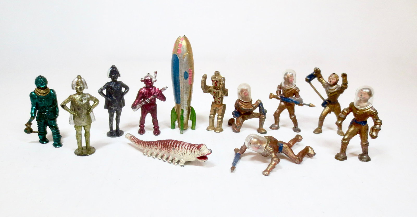 Cherilea and Johillco Space Assortment: Astronauts, Aliens, Rocket and Monster Centipede. 12 pieces. Excellent to very good condition. Unboxed.