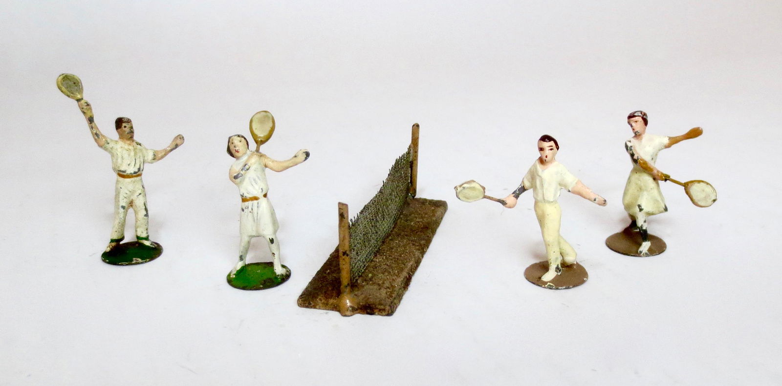 Heyde Miniature Tennis Set: Lovely Tennis Set with four different figure poses and net.