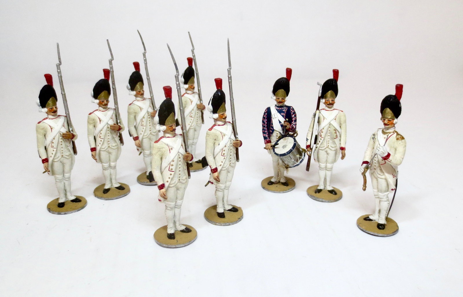 Metayer Grenadier Regiment of Bretagne: French Grenadiers including Officer, Sergeant and Drummer. Excellent overall condition (Sergeant missing bayonet). 9 pieces. Mint to excellent condition. Unboxed.