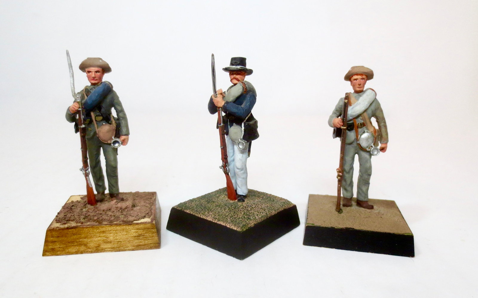 Bill Imrie RARE Early Shop Display Models: American Civil War Confederate and Union Infantry figures. 3 pieces. Excellent to very good condition (groundwork flaking on one).