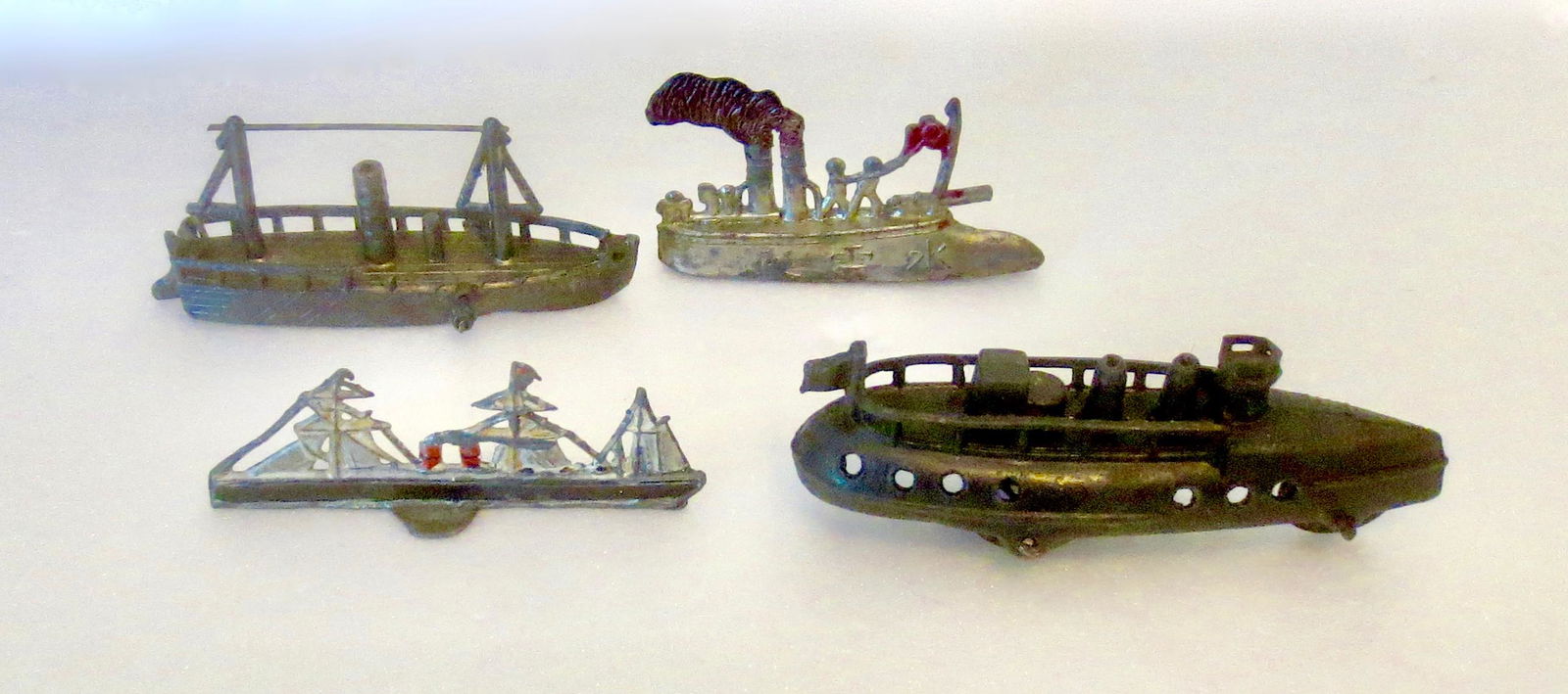 Small Scale Ships: Assorted makers. 45mm to 60mm long. Very good condition.
