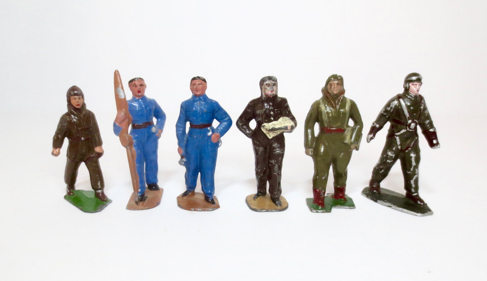 Assorted French Aviators: Variety of Pilots, and Servicemen. 60mm to 65mm tall. 6 pieces. Excellent to good condition. Unboxed.