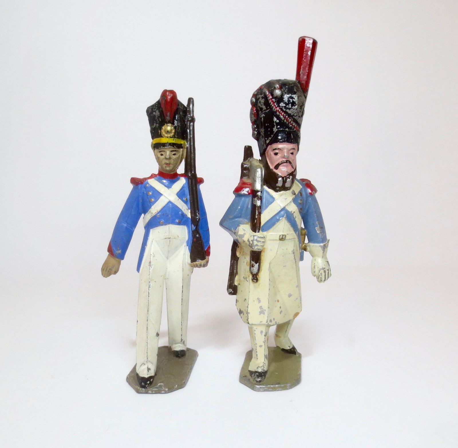 C.B.G. Mignot Large Scale French Infantry: Infantry man with Rifle and Pioneer with Axe. 135mm. 2 pieces. Excellent to very good condition. Unboxed.