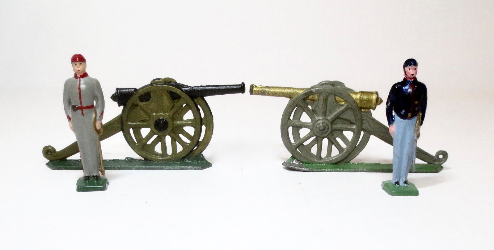 Jones Confederate and Union Artillery of 1863: At attention with Cannons. 4 pieces. Excellent condition. Unboxed.