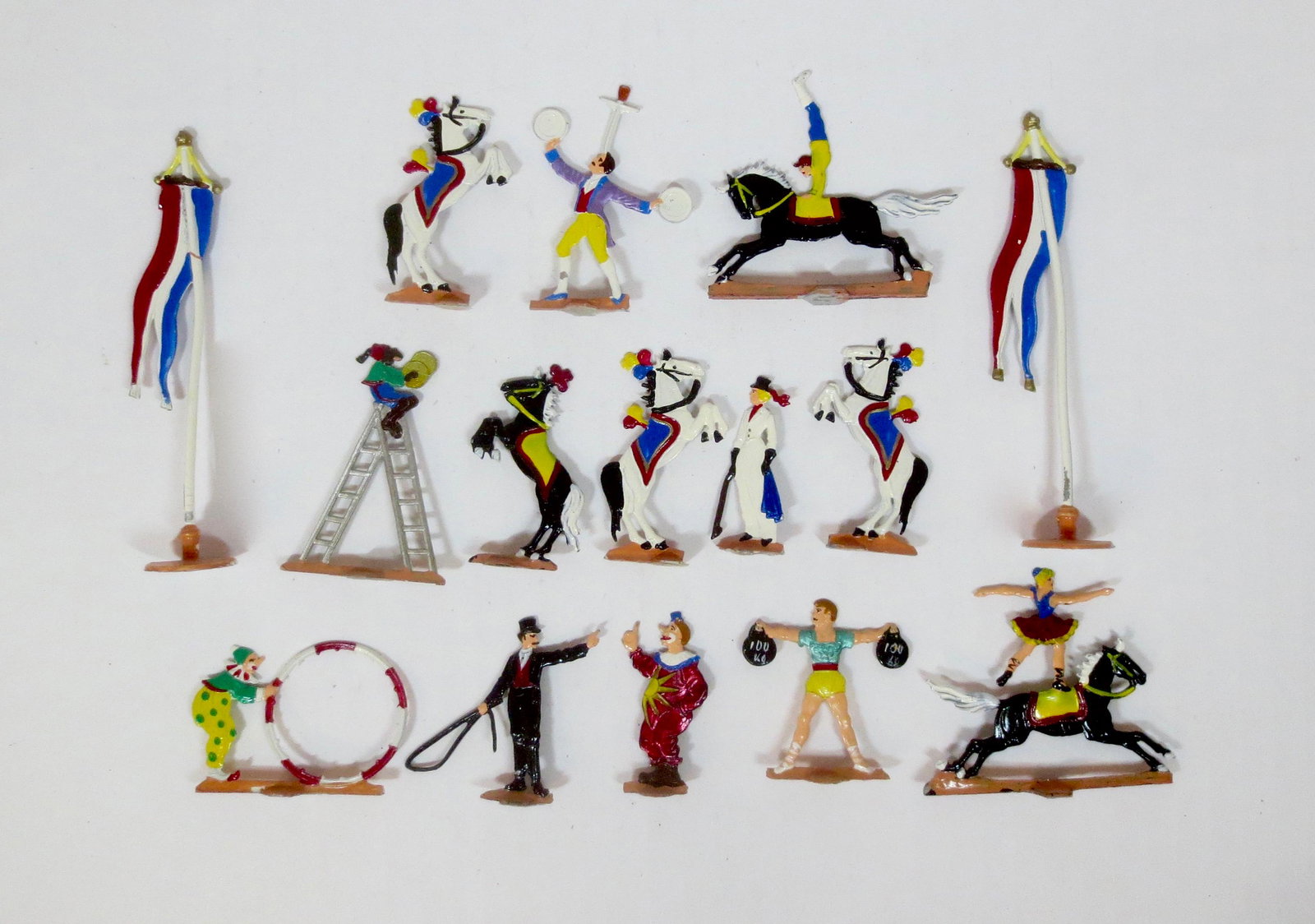 Tin Circus Flats: Modern issue. 15 pieces. Excellent condition. Unidentified maker. Unboxed.