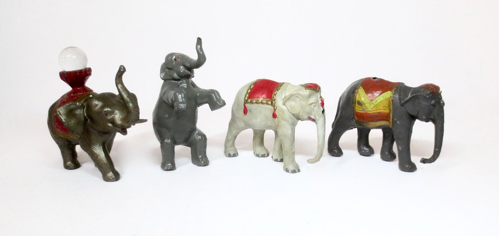 Circus Elephant Assortment: Britains and other makers. 4 pieces. Excellent condition. Unboxed.