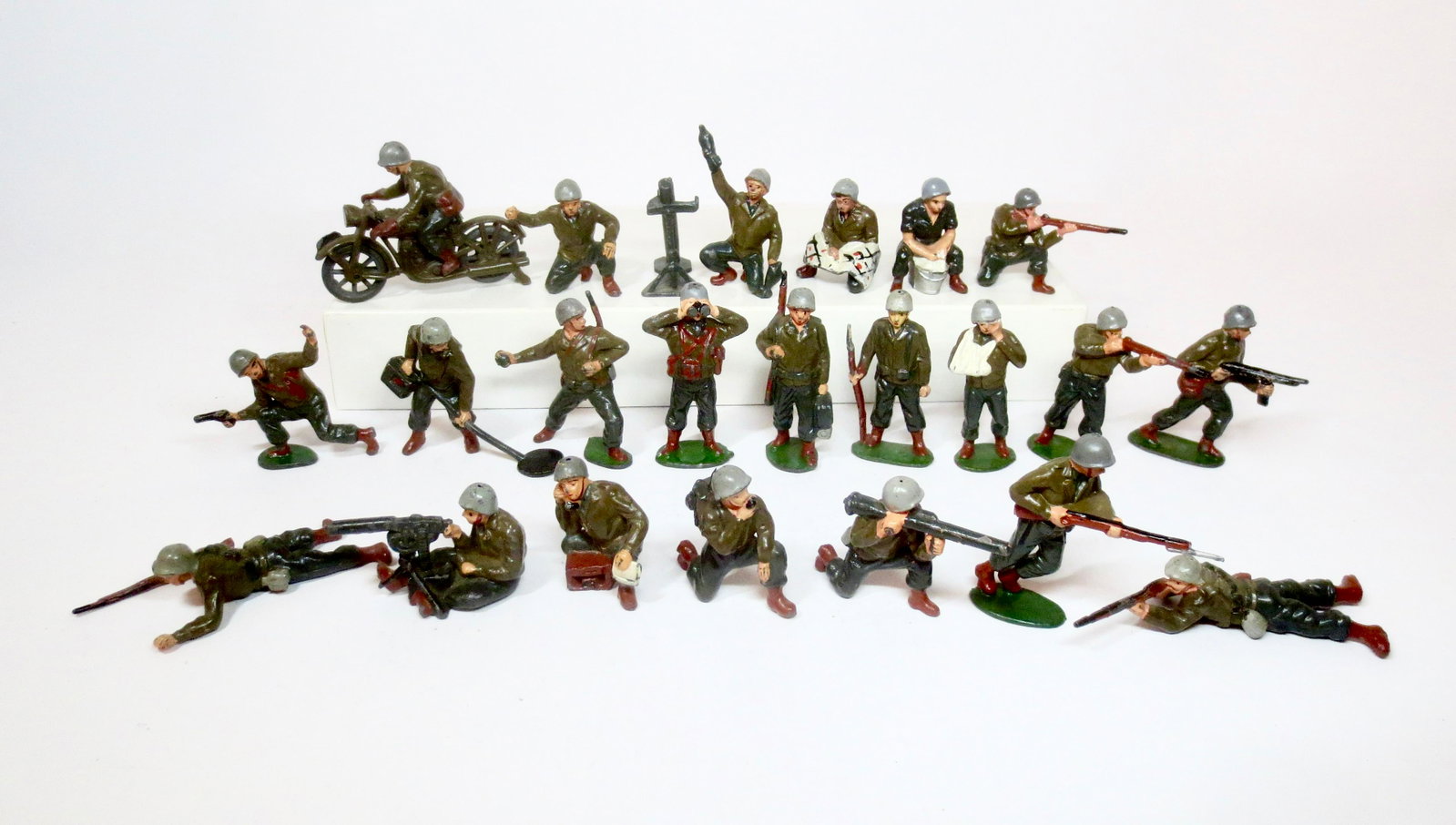 Timpo U.S. Army Figures Collection: Issued in the 1950's. 23 pieces. Each figure in this lot is unique (no duplicates). Near mint to excellent condition. Unboxed.