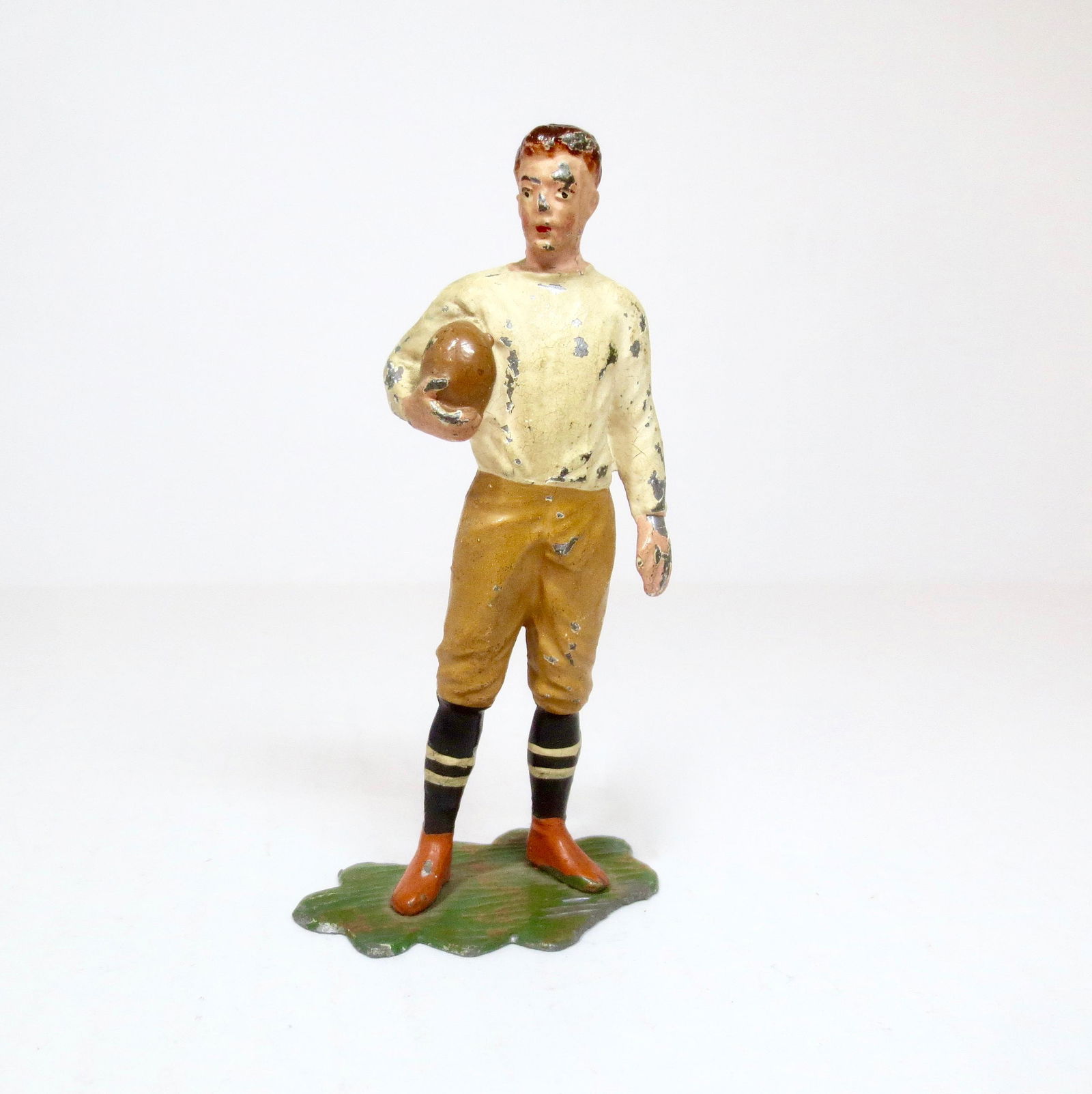Heyde RARE Large Scale Football Player: Scarce figure. Measures 110mm tall. Very good condition, with some paint loss. Unboxed.