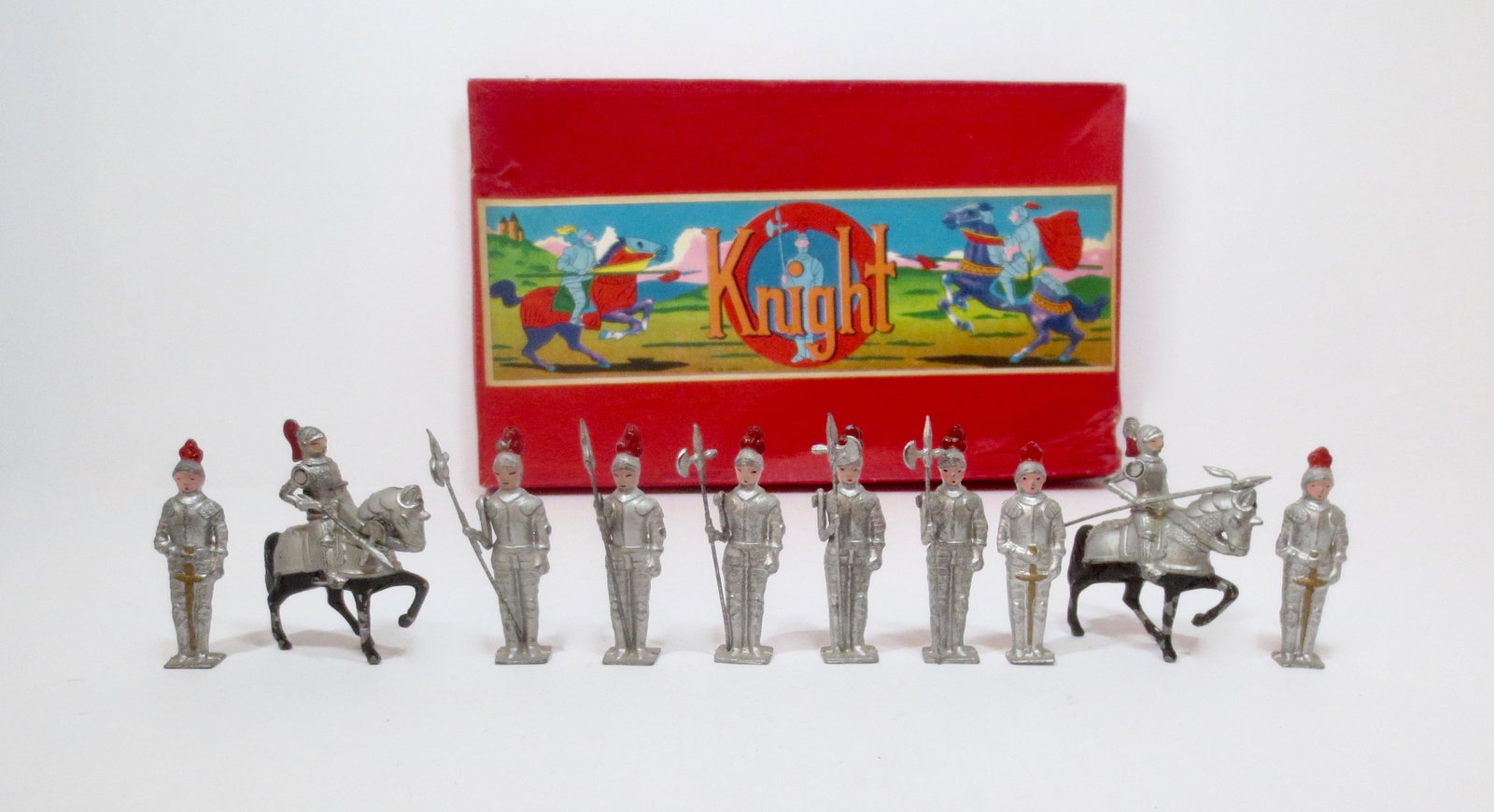 Sonsco Japan Knights Set: Medieval Knights mounted and on foot. 10 pieces. Excellent condition. Box in good condition (top is dented).