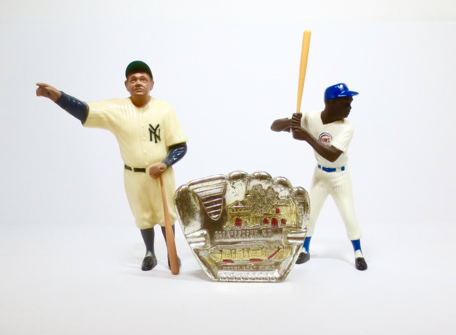 Baseball Memorabilia Collection: Heartland Babe Ruth and Ernie Banks together with a vintage Doubleday Stadium ash tray souvenir from the Cooperstown Baseball Hall of Fame. 3 pieces. Excellent condition. Unboxed.