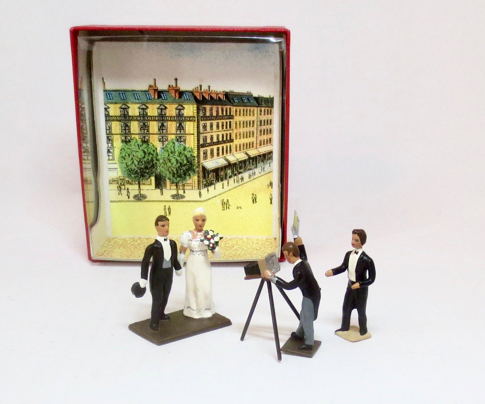 Mignot Wedding Photographer Diorama: 3 pieces. Mint condition. Box good (top missing label).