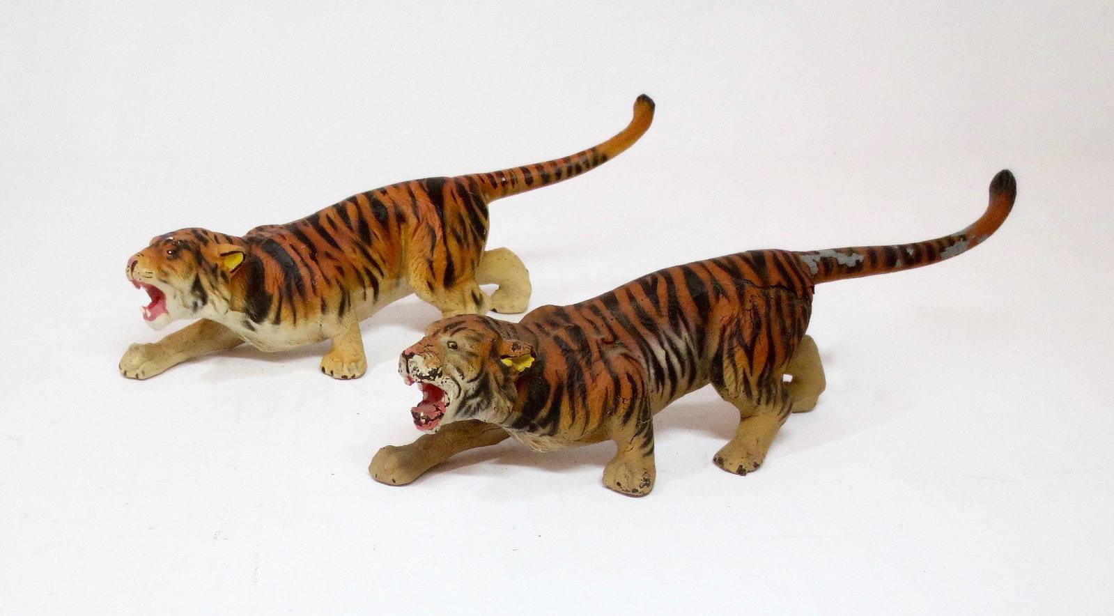 Large Scale Timpo Tigers: Measure 7" long from tip to tail. 2 pieces. Excellent to very good condition. Unboxed.