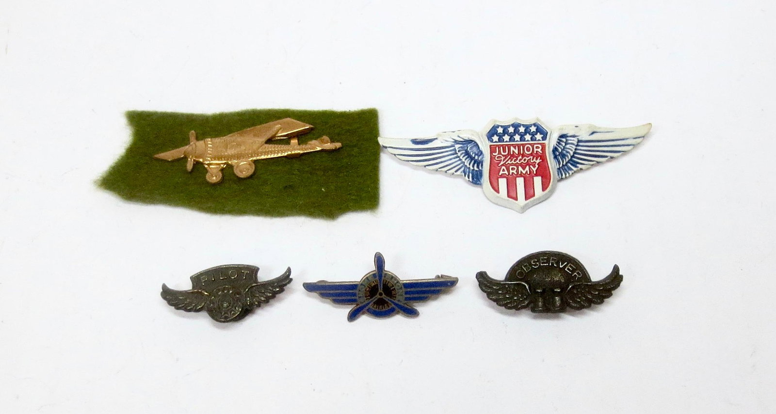 Pre war Flight School Pins: 5 pieces. Excellent condition.