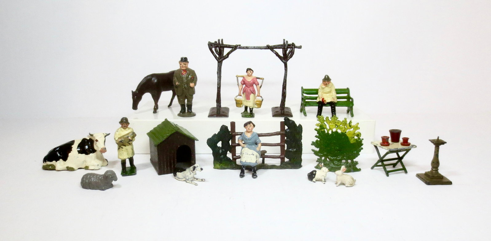 British Makers Farm & Garden Assortment: Figures & accessories from Johillco, Britains and more. 21 pieces. Excellent condition. Unboxed.