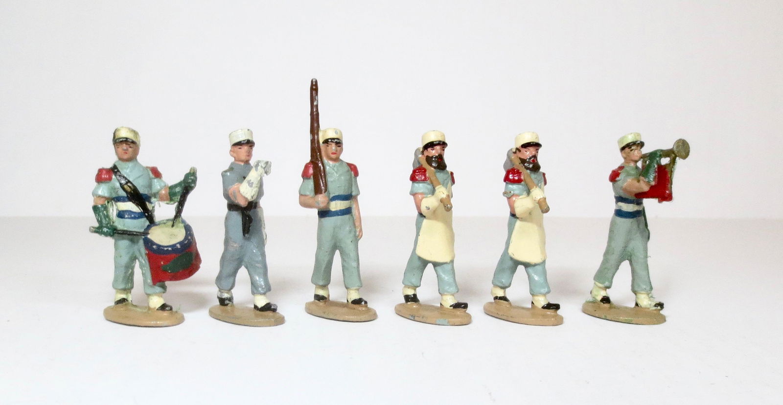 Frenchal French Foreign Legion: Aluminum Drummer, Bugler, Pioneers, Infantry and Flagbearer (missing flag). 6 pieces. Excellent condition. Unboxed.