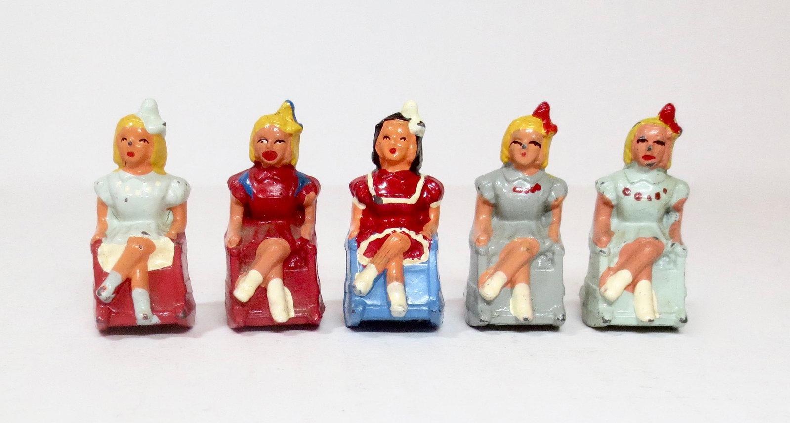Barclay Lead Children on Rocking Chairs: 5 pieces. Excellent to very good condition. Unboxed.