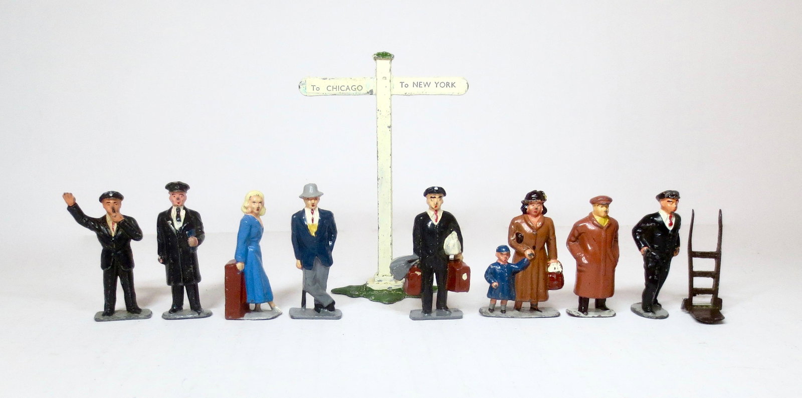 Timpo Railway Figures: Porters, Station Master, and Civilians. 10 pieces. Excellent condition. Unboxed.