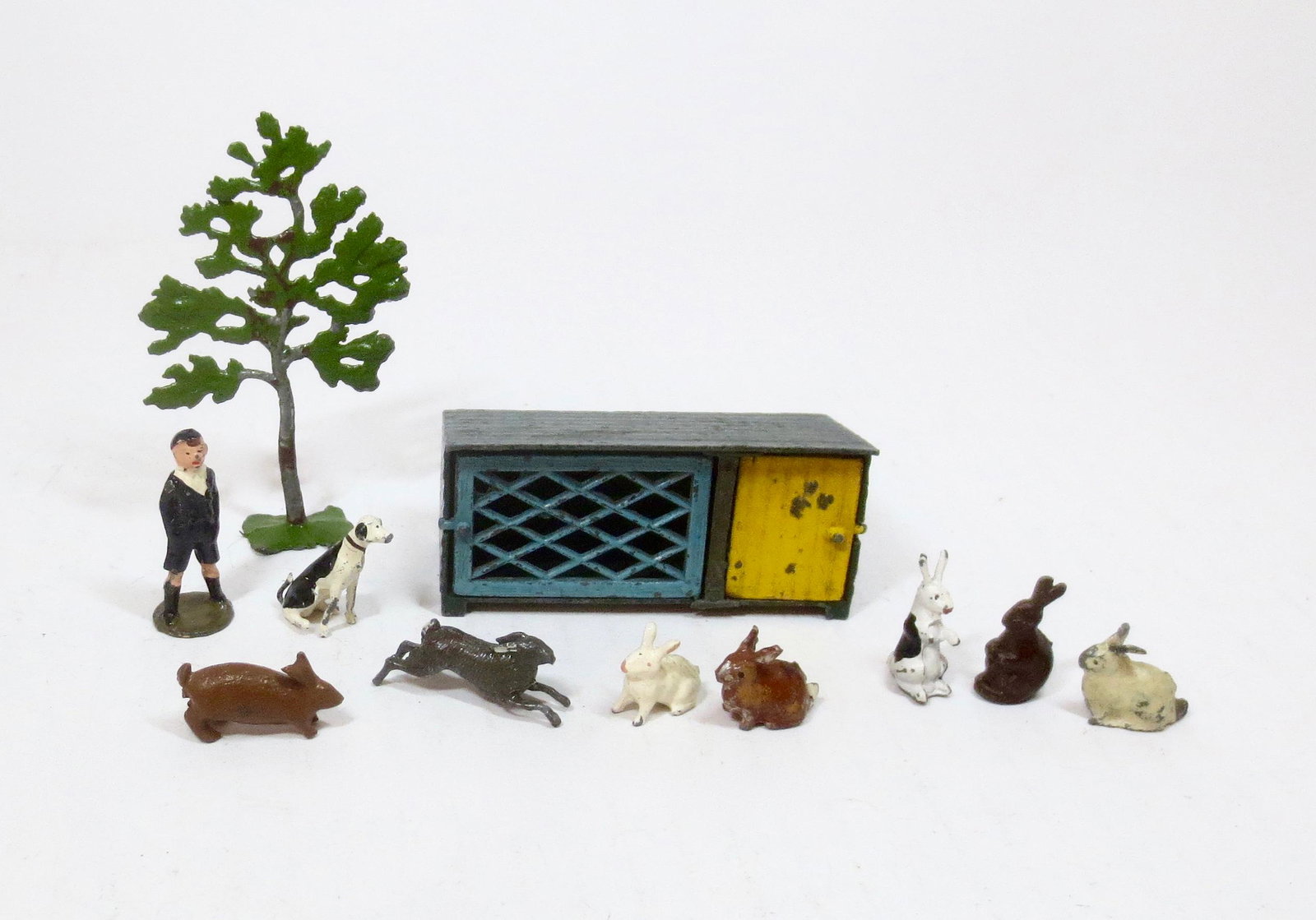 British Makers Farm Assortment: Johillco School Boy and rabbits from a variety of makers. 11 pieces. Excellent to very good condition. Unboxed.
