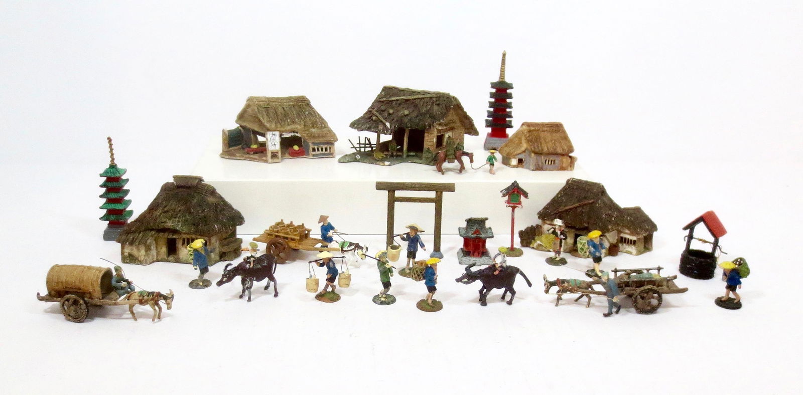 Miniature Japanese Village: 20mm-60mm tall. 31 pieces. Excellent condition. Unboxed.