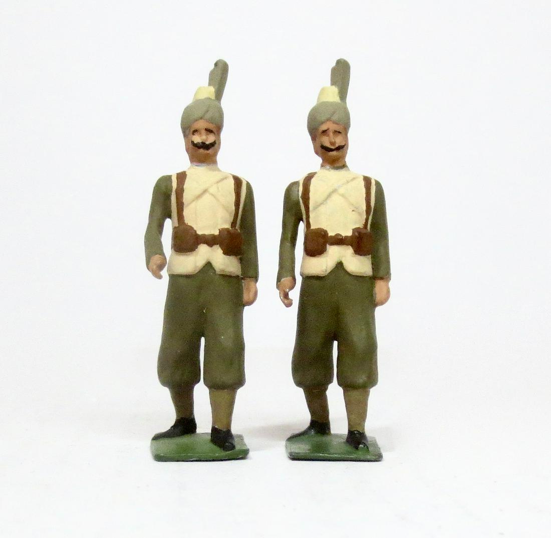 Special Paint Indian Infantry: Detailed figures in flat (matte) paints. 2 pieces. Excellent condition. No boxes.