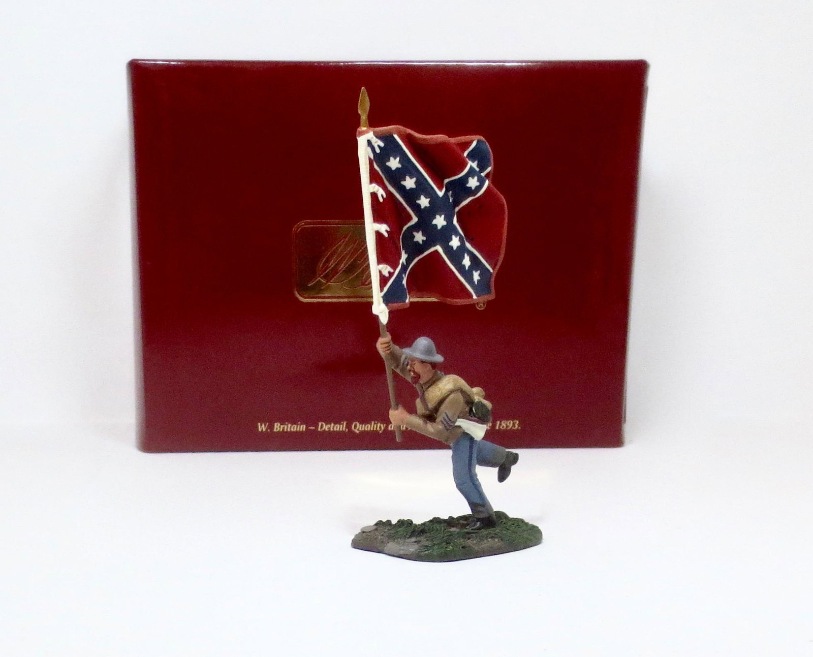 Britains #31042 Confederate Infantry Flagbearer: American Civil War. 1 piece. Mint condition. Box excellent.