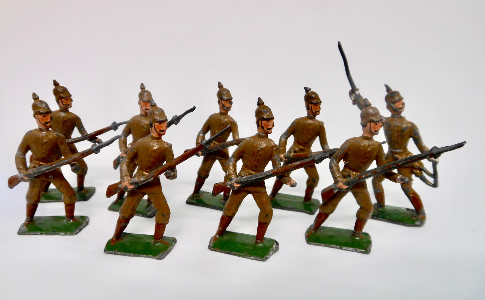 Heyde WW1 German Infantry: Pre war issue. 48mm. 9 pieces. Very good condition. Unboxed.