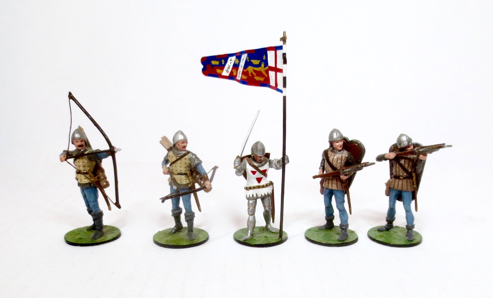 Medieval Knight With Archers: 54mm scale. 5 pieces. Excellent condition. Unboxed.