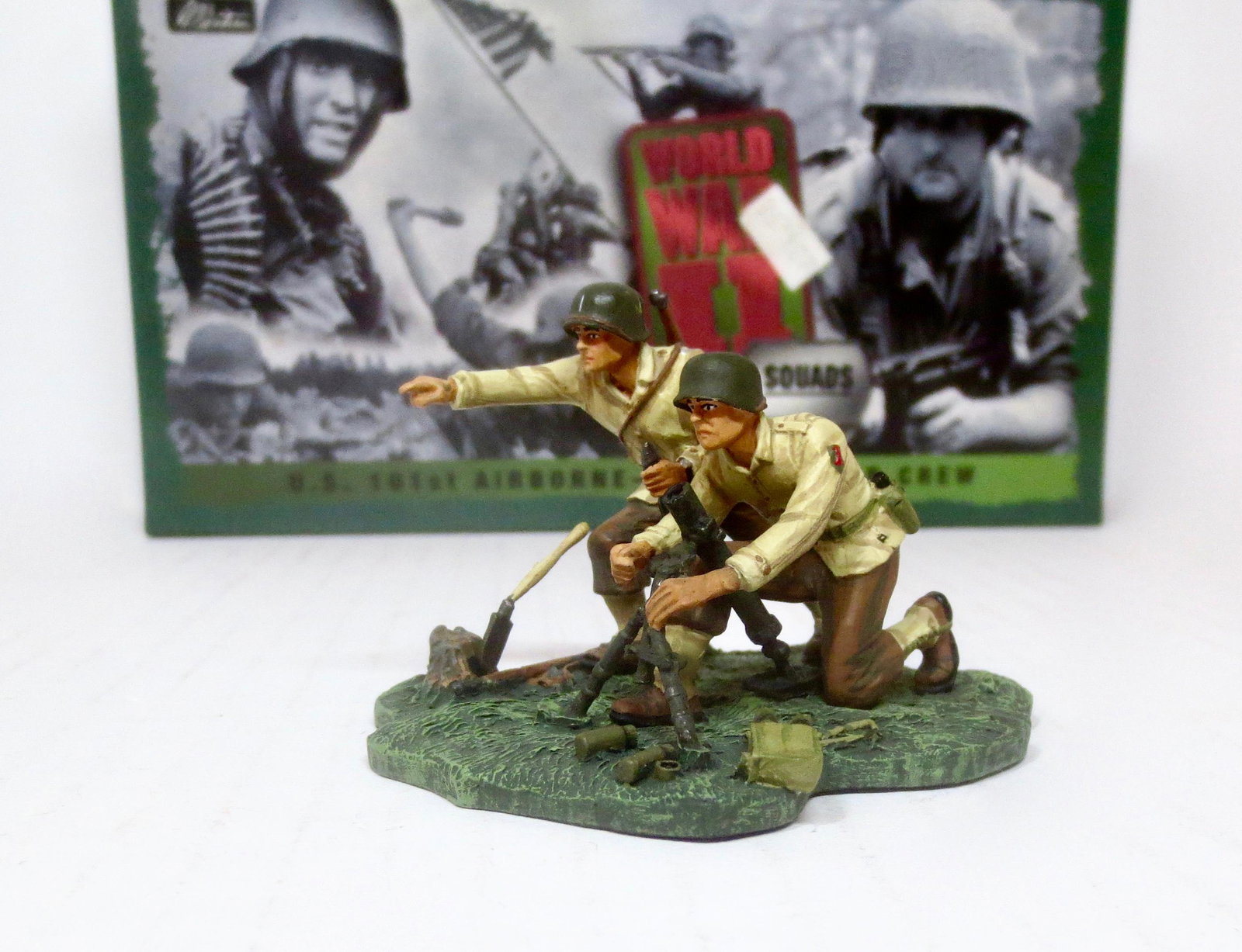 Britains #17141 US 101st Airborne Mortar Crew: 60mm. 1 piece. Mint condition. Box excellent.