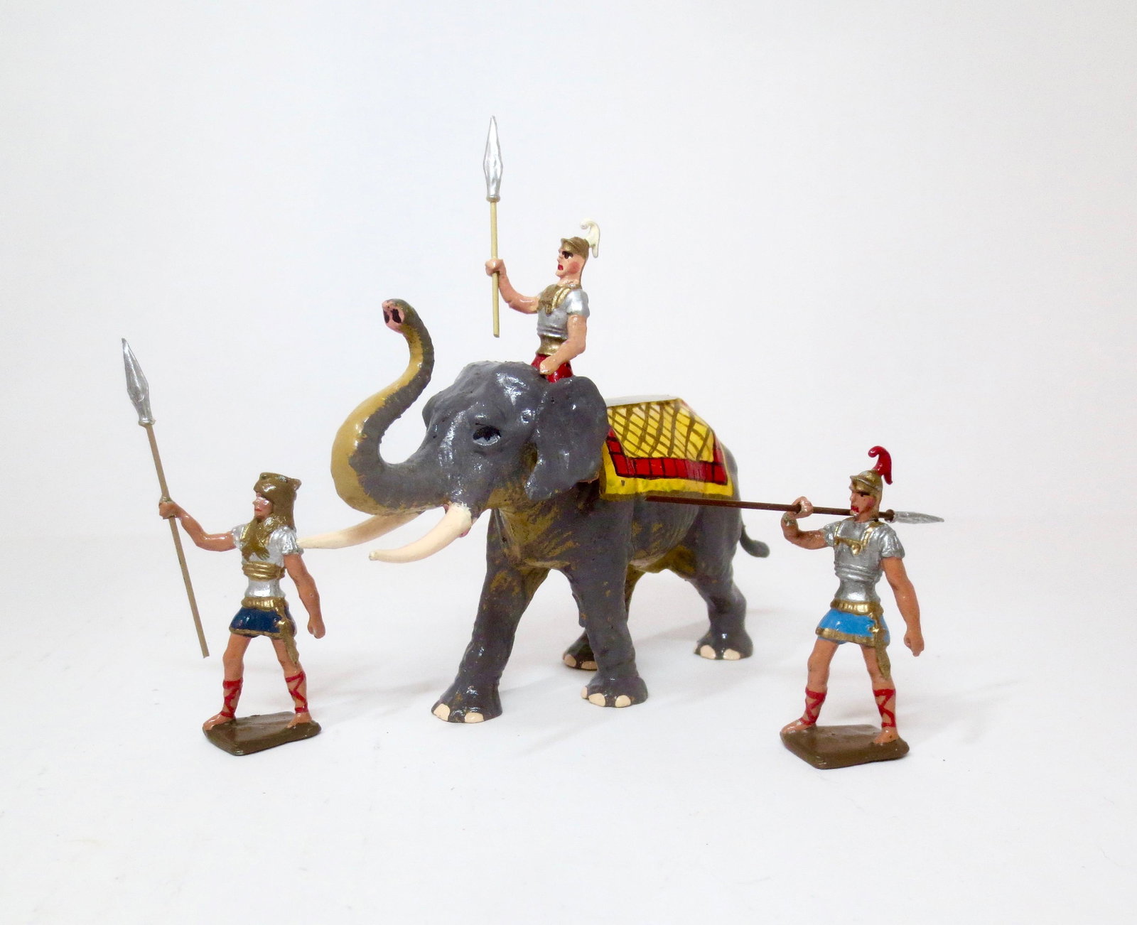 Bob Hornung Romans with War Elephant: 50mm scale. 4 pieces. Excellent to very good condition (Elephant missing back basket carrier). Unboxed.