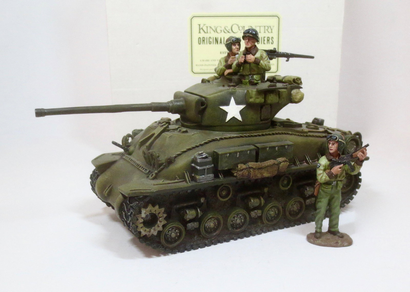 King & Country #DD27 Sherman “EASY-EIGHT” Tank: With 3 man crew. Retired set. Excellent condition. Box very good.