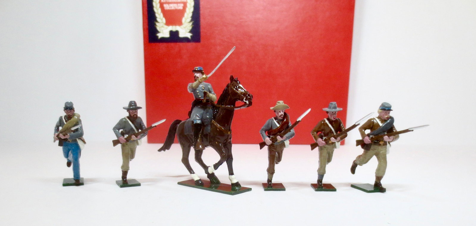 Tradition #902 Confederate Infantry: 6 pieces. Near mint condition. Box excellent.