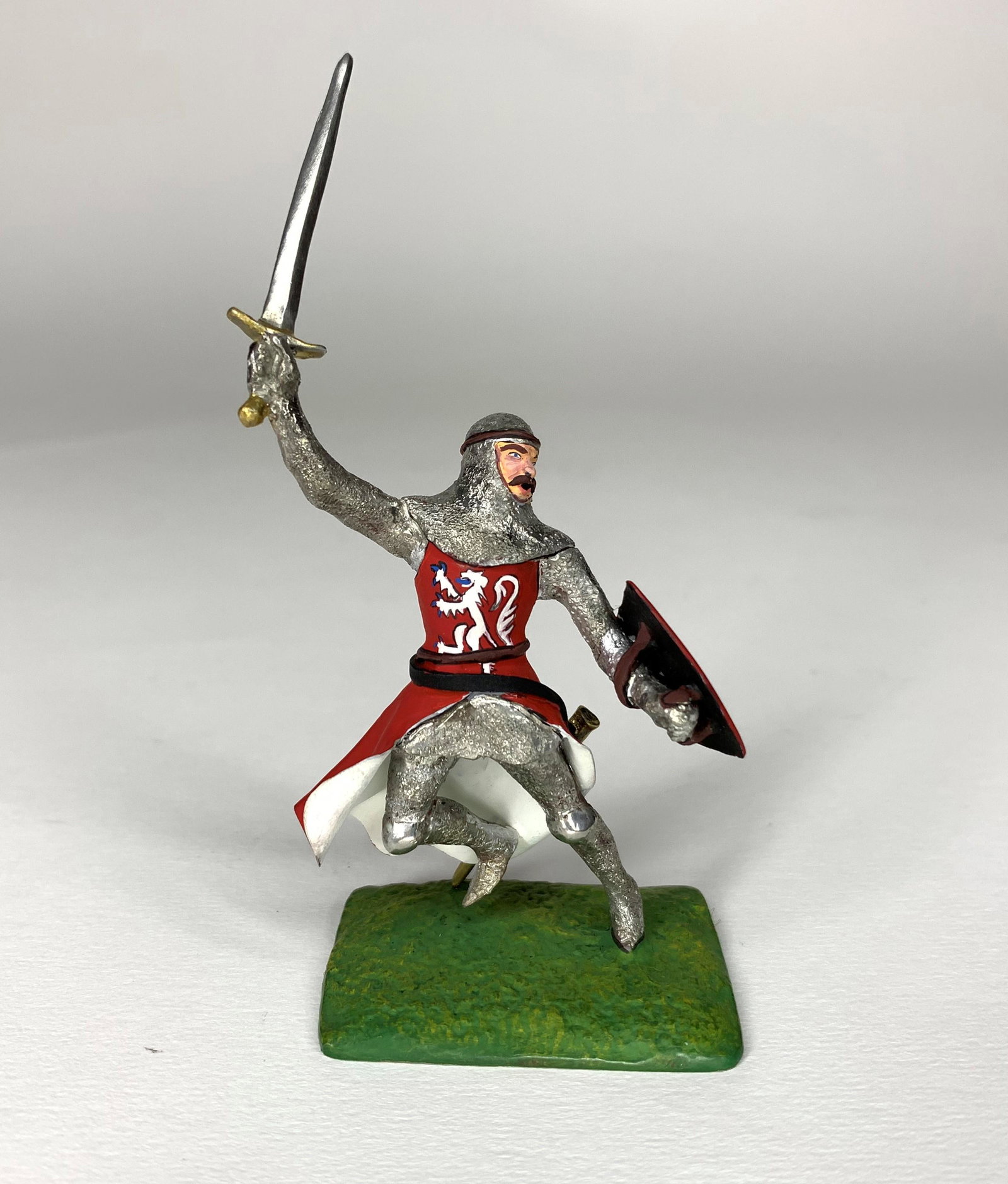 Rodden No. 25 Knight with Sword: 54mm. Signed on Base Brian Rodden July 31, 2003 No. 25 Condition Near Mint.