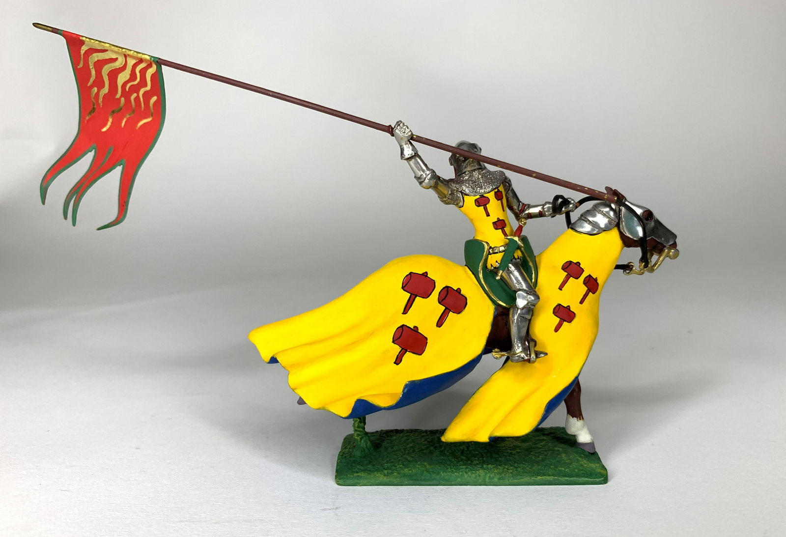 Rodden MS 2  Guillaume de Martel with Oriflamme (1 of 2)