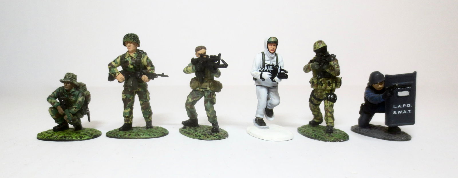 Del Prado Military and Police Figures (1 of 1)