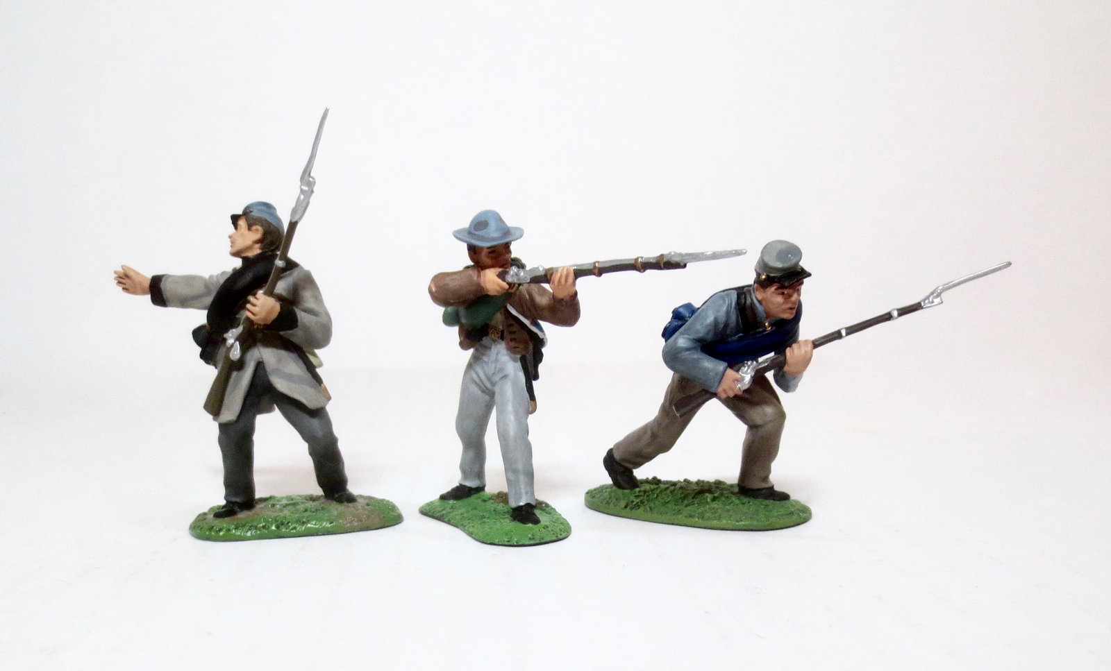 Britains American Civil War Confederate Trio: 3 pieces. Near mint condition. Unboxed.