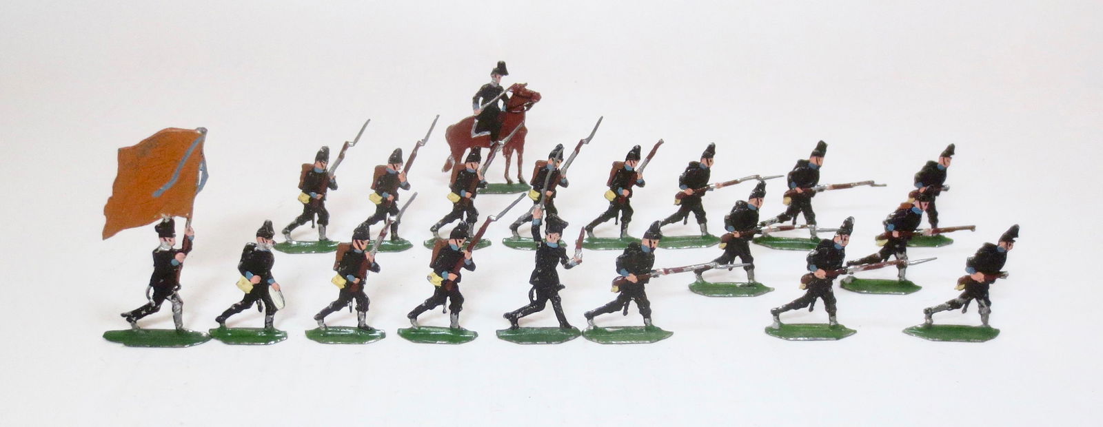 Vintage Tin Flats Napoleonic Infantry Charging (1 of 1)