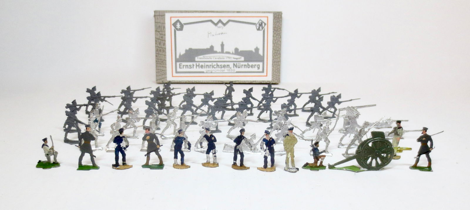 Heinrichsen Assorted Vintage Tin Flats (1 of 1)