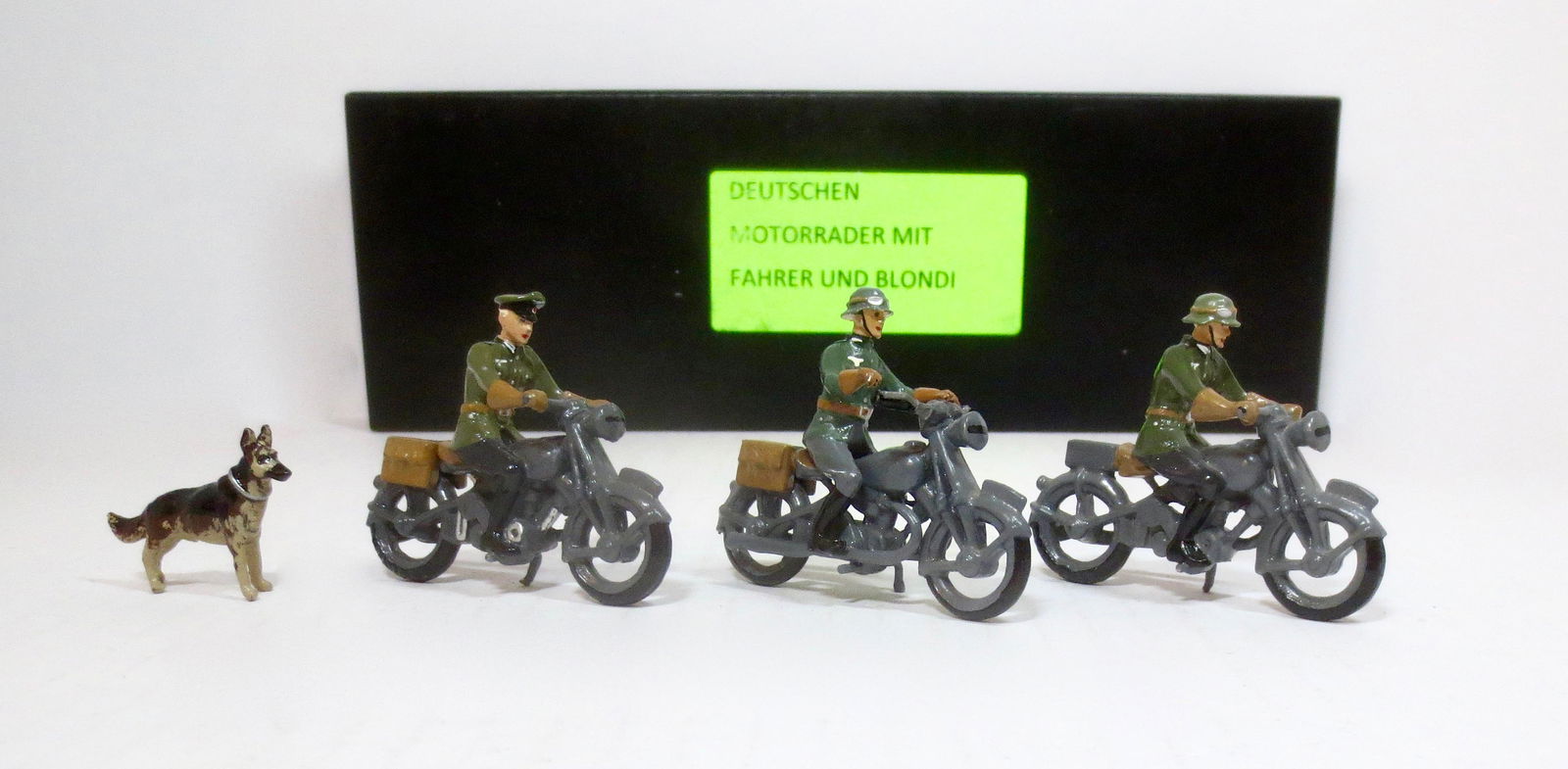 Hiriart WW2 German Motorcycle Corps with Dog (1 of 1)