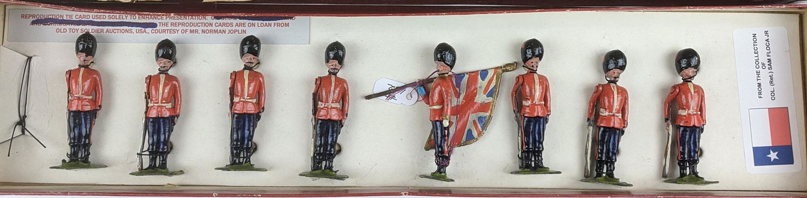 Britains #102 Coldstream Guards At Present Arms (1 of 1)