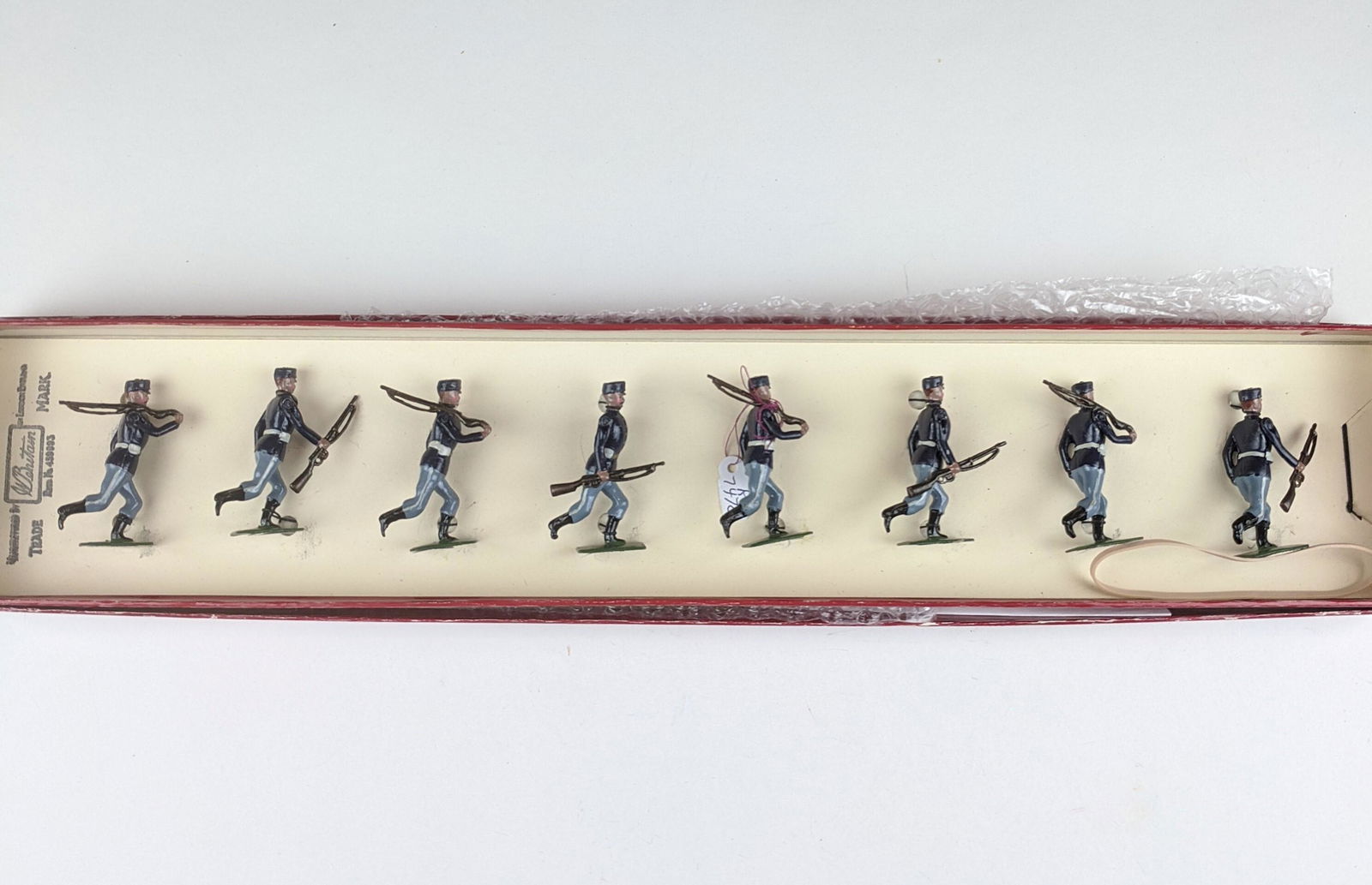 Britains Beiser Running In Blue (1 of 1)