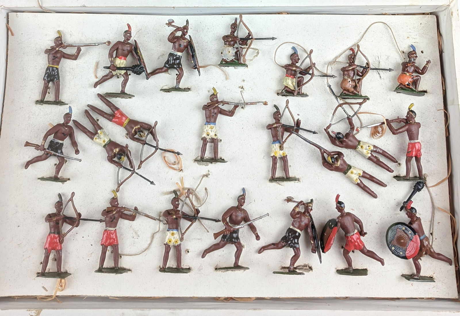 Heyde Size 2 Indians Firing: 22 Pieces Condition Near Mint In Box (1 Broken) Box Lid Missing Sides Pre War