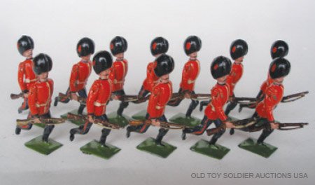 Britains From Set # 93 Coldstream Guards Running: Britains From Set # 93 Coldstream Guards Running at the Trail.- Unboxed RARE Pigeon Chest Version. Pre WW1. 1908-1913. 12 Pieces. Condition Very Good.